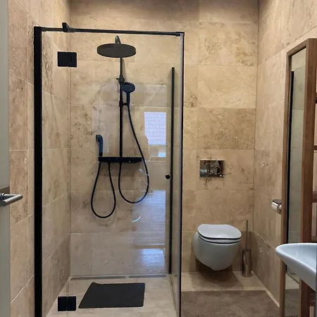 Beim Goldenen Dackel -atelierhaus Im Hof * Ubach-Palenberg