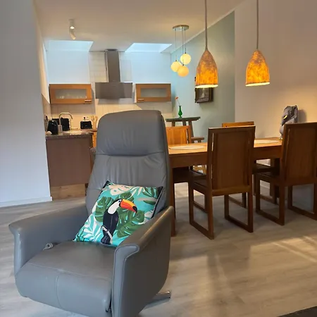 Beim Goldenen Dackel -atelierhaus Im Hof Ubach-Palenberg