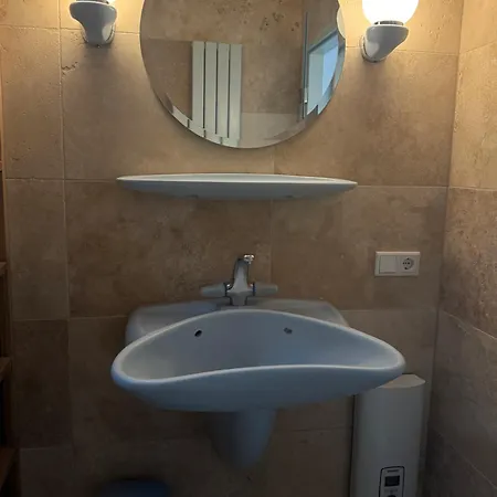 Апартаменты Beim Goldenen Dackel -atelierhaus Im Hof Ubach-Palenberg