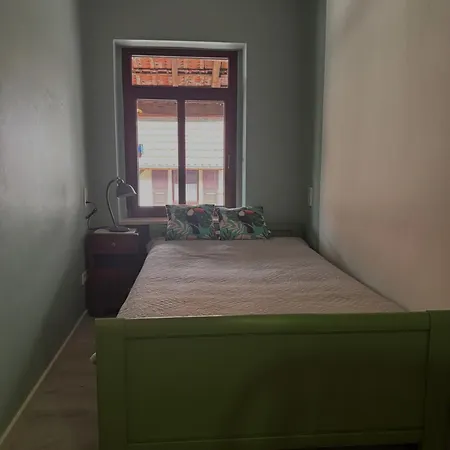 Апартаменты Beim Goldenen Dackel -atelierhaus Im Hof