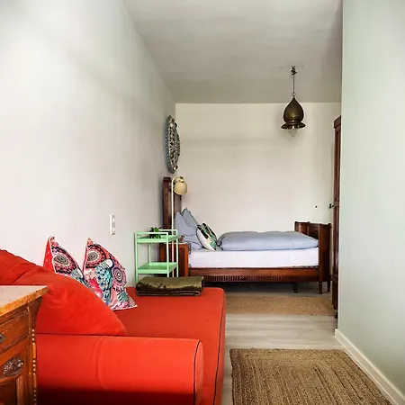 Апартаменты Beim Goldenen Dackel -atelierhaus Im Hof Ubach-Palenberg