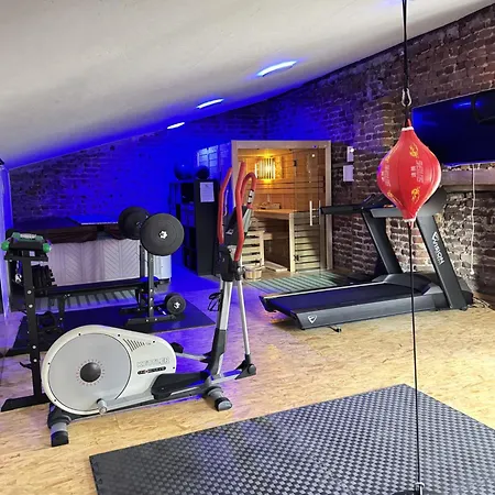 Beim Goldenen Dackel -atelierhaus Im Hof * Ubach-Palenberg