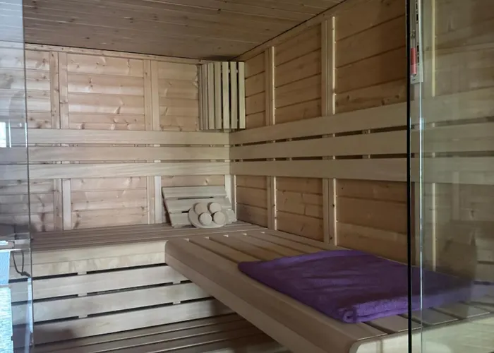 Beim Goldenen Dackel -atelierhaus Im Hof * Ubach-Palenberg