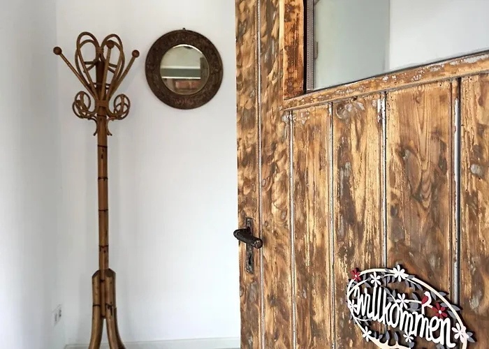 Beim Goldenen Dackel -atelierhaus Im Hof * Ubach-Palenberg