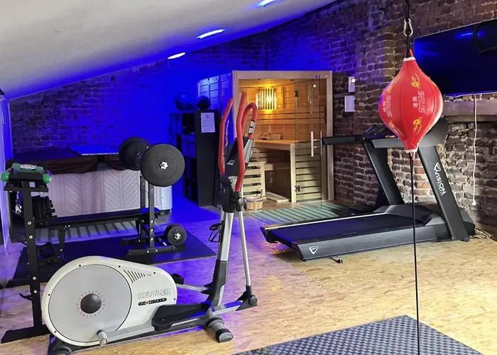 Beim Goldenen Dackel -atelierhaus Im Hof * Ubach-Palenberg